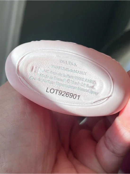 Delina Parfums de Marly - Picture 7 of 13